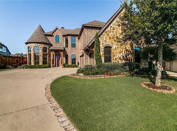 2nd image of 2814 Woodie Dr