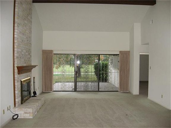 3rd image of 2708 Kingsbrook Ln