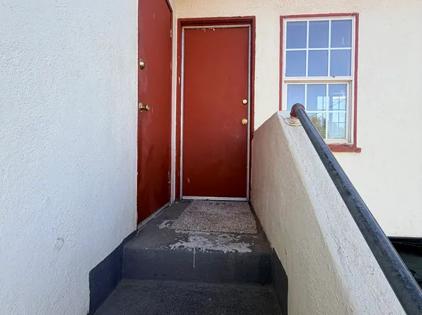 514 T St #B, Bakersfield, CA 93304