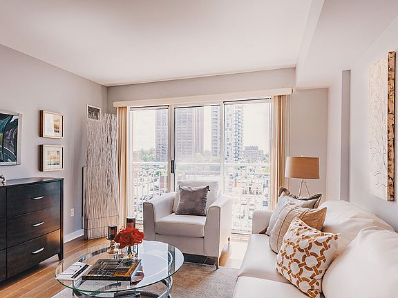 3rd image of 17 Aberdeen St #307