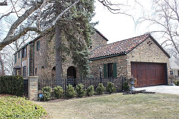 2nd image of 4136 N Lake Dr