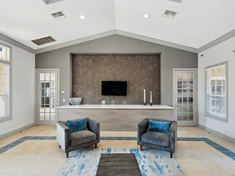 Brookwood Forest Apartments — Photo 9