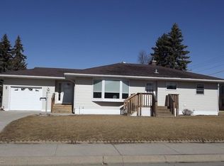 411 2nd St N, Fessenden, ND 58438