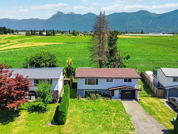 4th image of 46684 Arbutus Ave