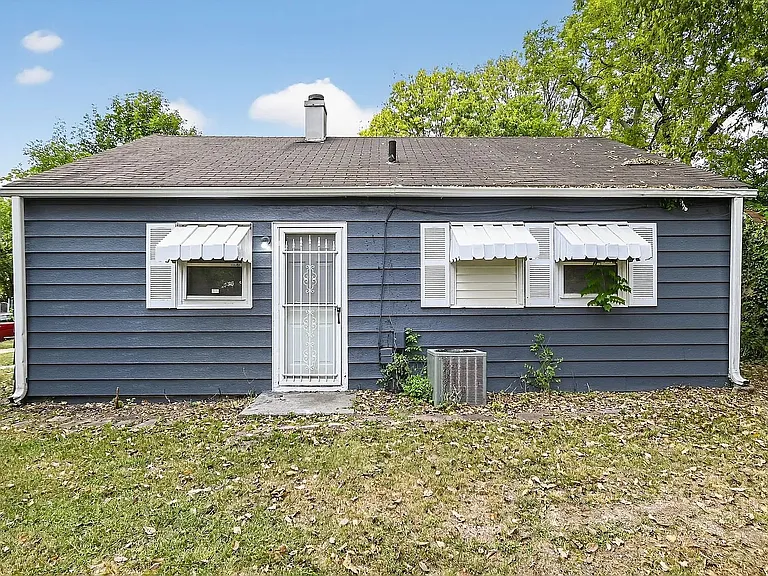 1274 W Green St — Photo 20
