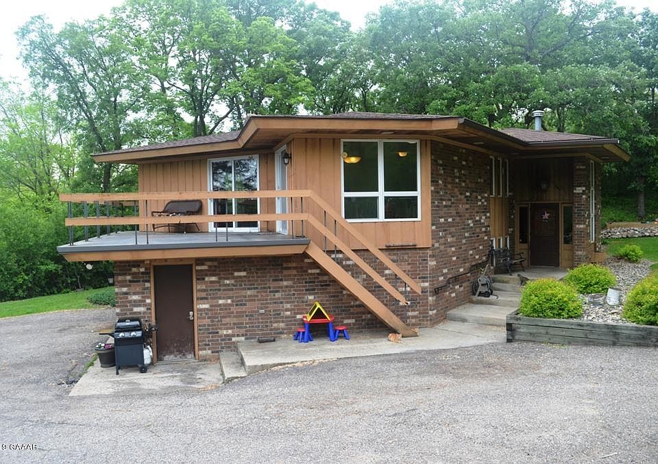 1st image of 315 10th Ave NW