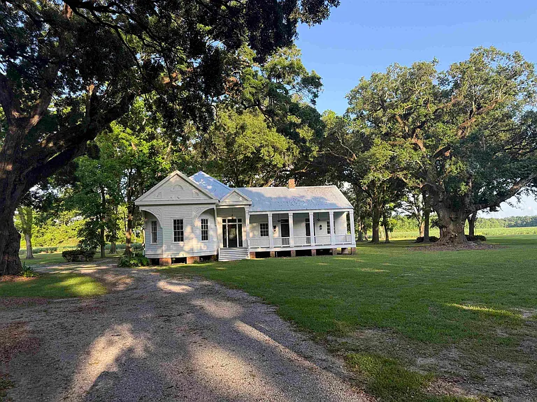 58385 Augusta Rd — Photo 1