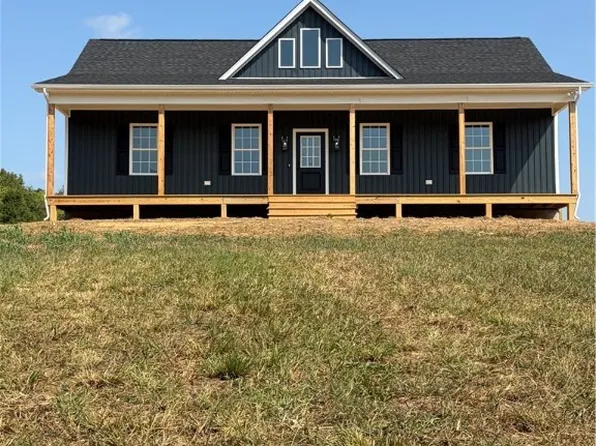 2905 Worsham Rd, Farmville, VA 23901