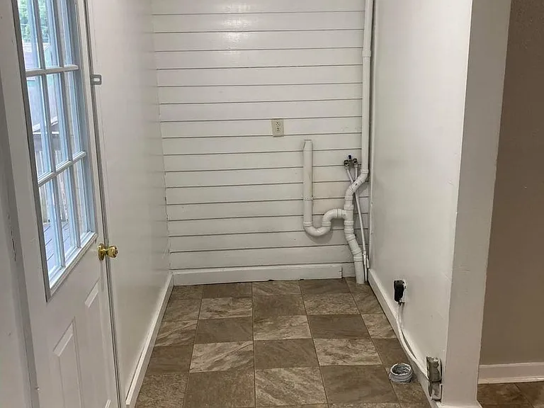 2822 Jules St — Photo 4