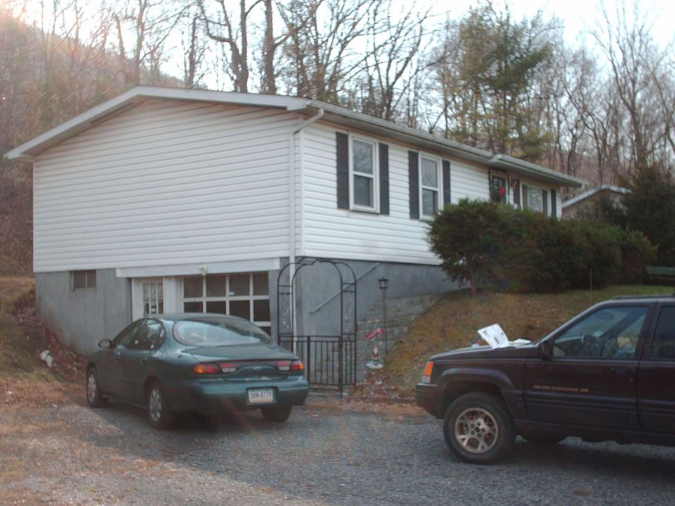 1 Park Ave, Nesquehoning, PA 18240 Zillow