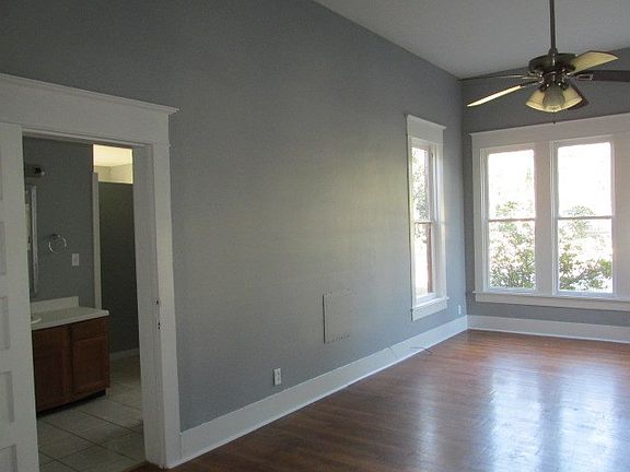 5th image of 211 E Corpus Christi St
