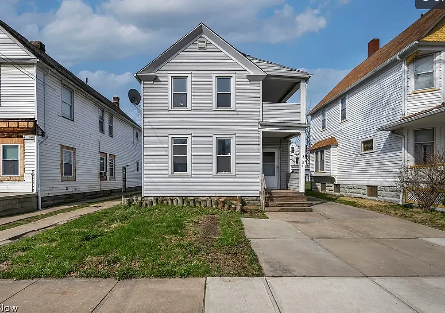 3 bed, 984 sqft, $1,200 — Photo 1