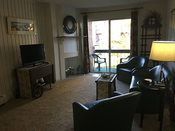 3rd image of 3150 Lakeside Dr APT 205