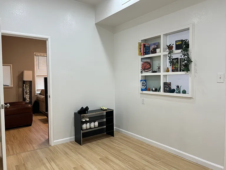 2832 Summit St #2 — Photo 6