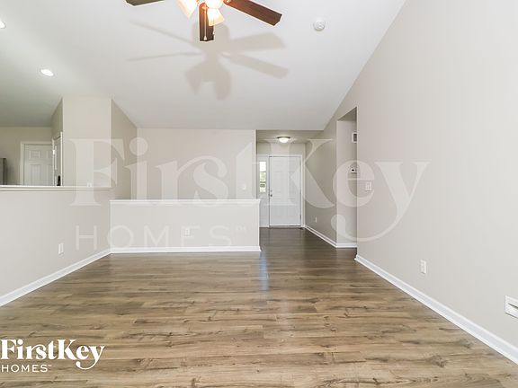 3rd image of 163 Briarwood Dr