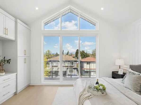 1005 E 55th Ave #2, Vancouver, BC V5X 1N8