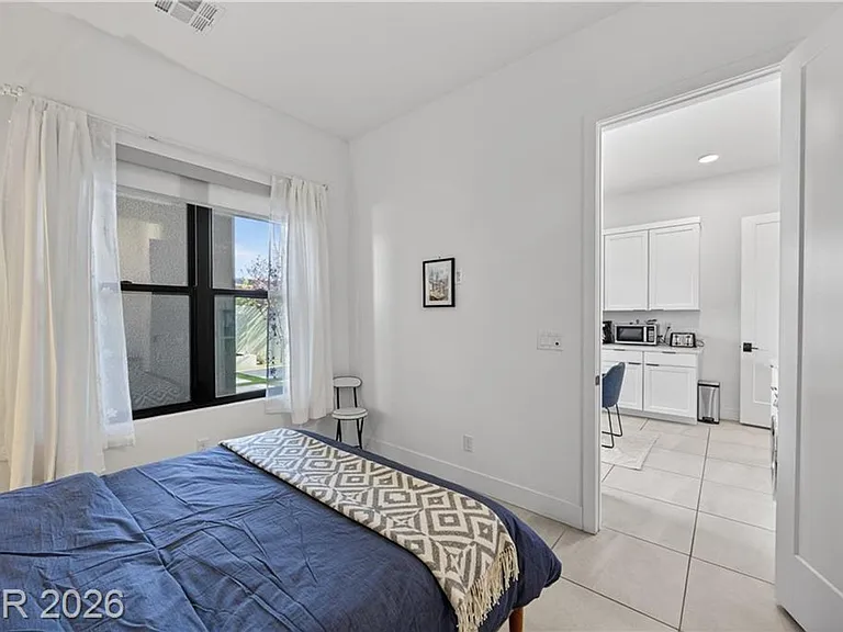 12637 Penfield Ave — Photo 32