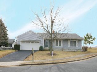 205 Stratford Pl SW, Leesburg, VA 20175