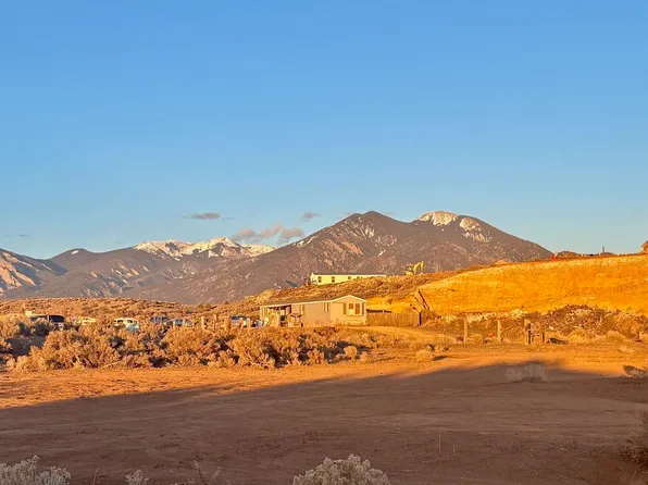 Straight Arrow Rd, Taos, NM 87571
