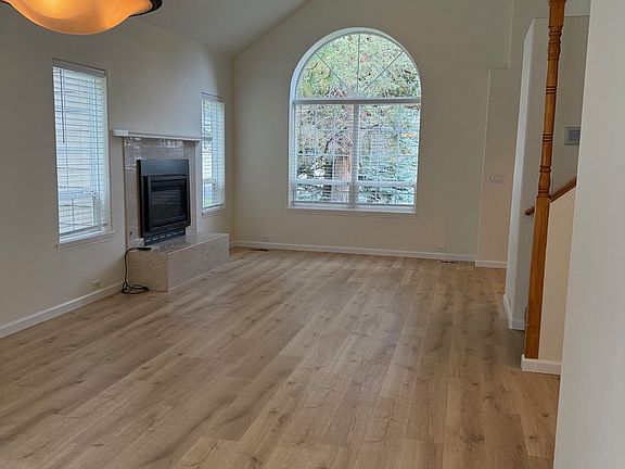 5th image of 861 SE Airpark Dr