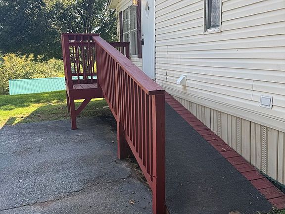 3rd image of 19 Ferguson Rd