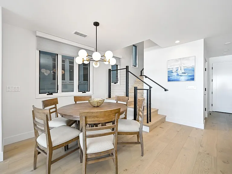 413 E Edgewater Ave — Photo 10