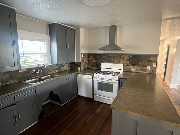 4th image of 1740 West Ave