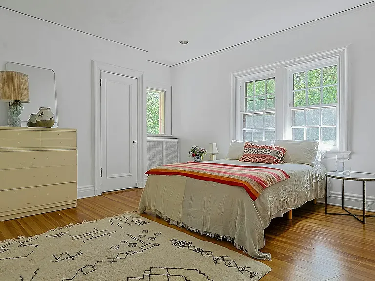 111 Lexow Ave — Photo 27