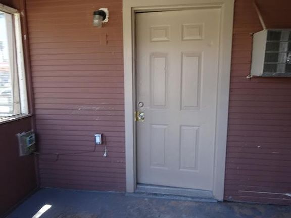 5th image of 141 N Inez St APT 1