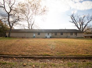214 Rosewood Dr, Crockett, TX 75835