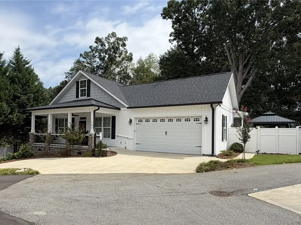 104 Cottage Way, Easley, SC 29642