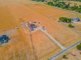 701 Liska Rd, Ennis, TX 75119