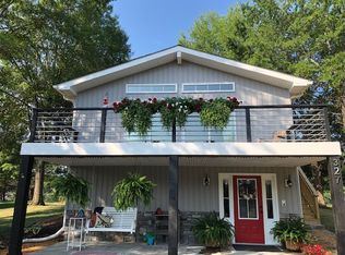 327 Masters Dr, Cross Junction, VA 22625