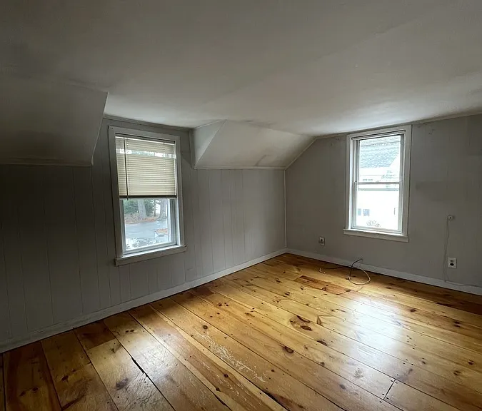 25 New Rochester Rd — Photo 6