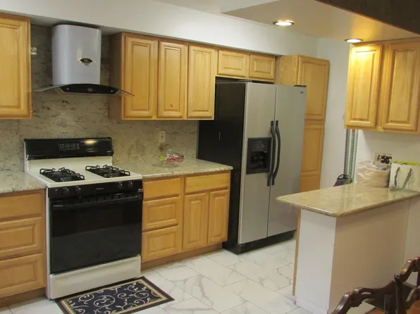 5124 Bingham St, Philadelphia, PA 19120
