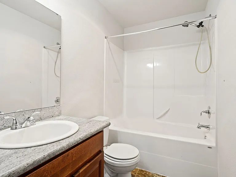 Beautiful Townhomes — Photo 10