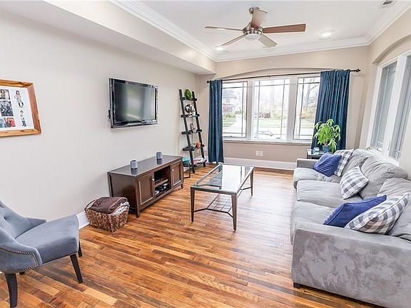 4th image of 12966 Clifton Blvd #101