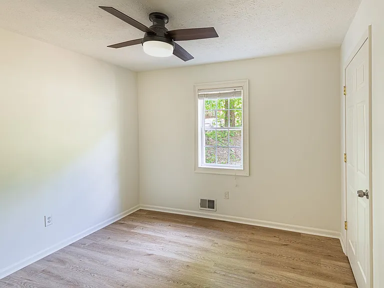 170 N Fayette Ct — Photo 15