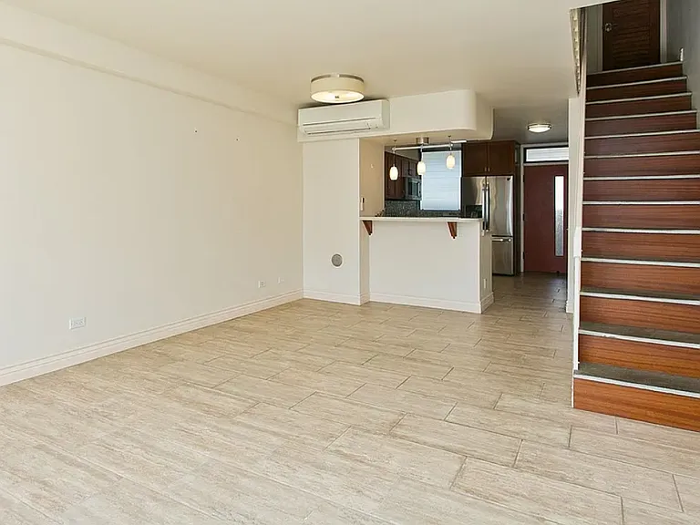 500 University Ave #710-9 — Photo 4