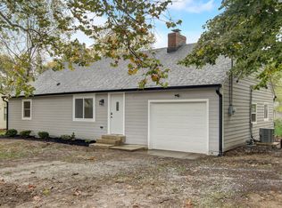 7661 Harcourt Rd, Indianapolis, IN 46260