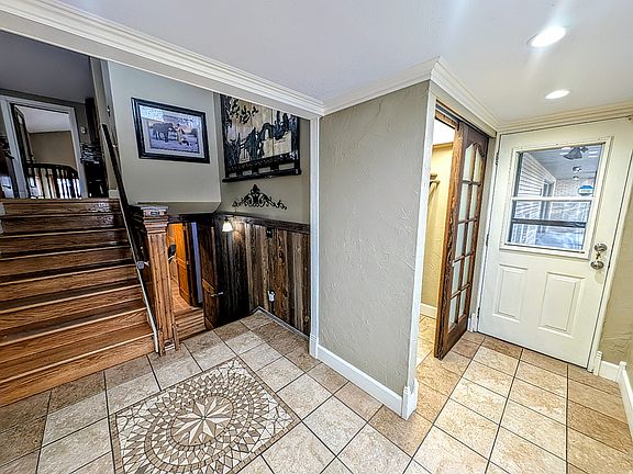 3rd image of 1515 E Gentile St