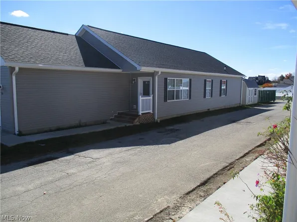 156 S 12th St, Weirton, WV 26062