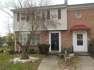 24180 Bear Creek Dr, Bedford, OH 44146
