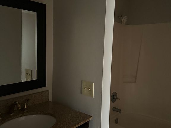 4th image of 2110 Schwab Ct APT B