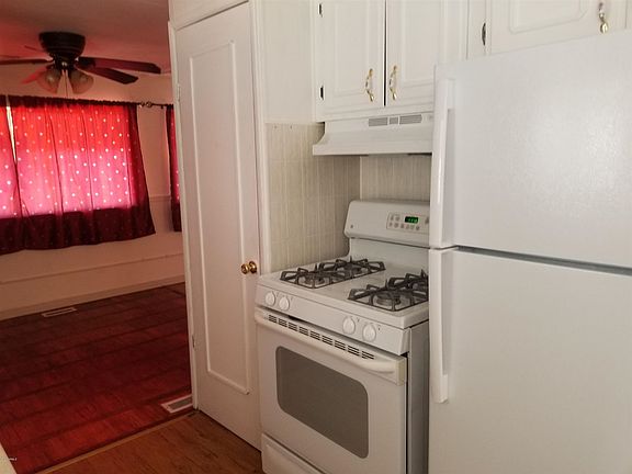 5th image of 2729 E Birchwood Ave