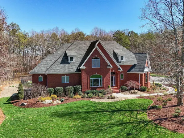 14176 Northshore Dr, Lenoir City, TN 37772