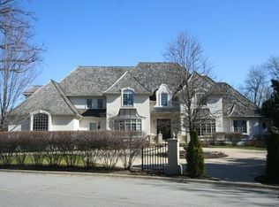 101 Ambriance Dr, Burr Ridge, IL 60527