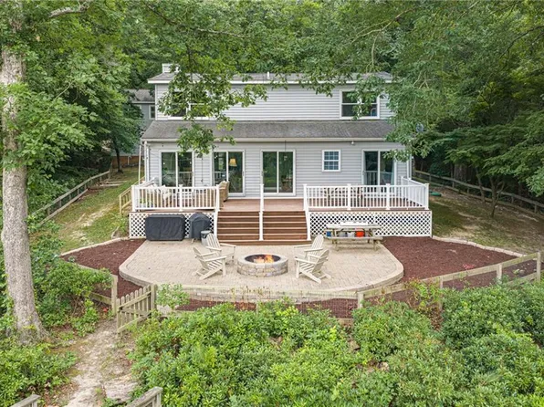 70 Mill Ridge Rd, Hartfield, VA 23071