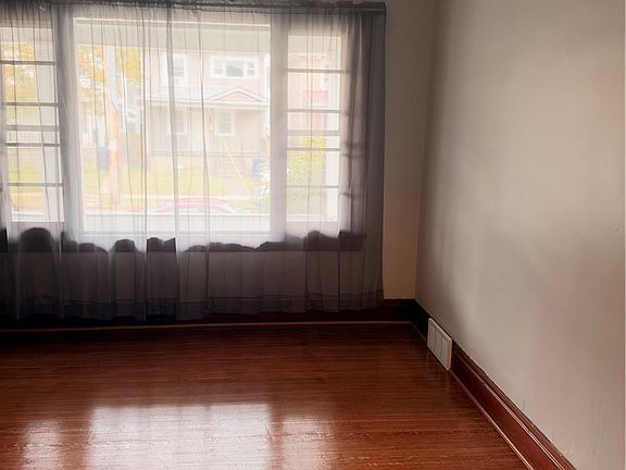 5th image of 166 Herkimer St