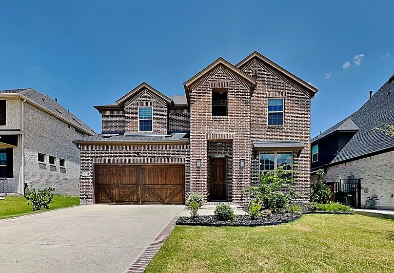 2931 Genevieve Ln — Photo 1